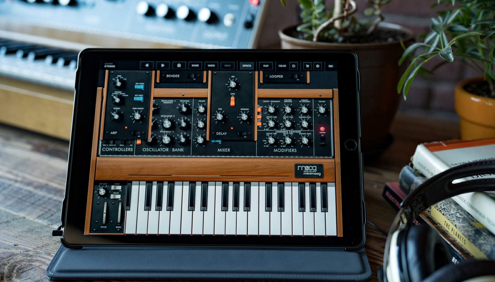 Moog and Korg make synth apps free to help musicians stuck at home | Engadget