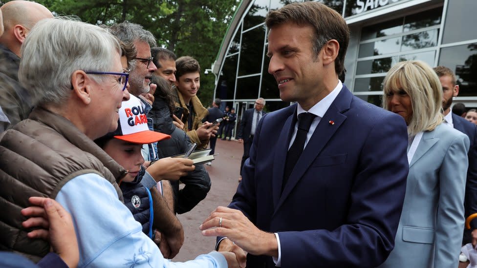 Macron perd la majorité à la législature avec une défaite « historique » et la montée de la gauche et de la droite radicales