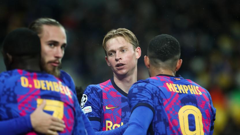 KIEV, UKRAINE - NOVEMBER 02: Frenkie de Jong of FC Barcelona celebrates his sides first goal during the Group E - UEFA Champions League match between Dinamo Kiev and FC Barcelona at the NSC Olimpiyskiy on November 2, 2021 in Kiev, Ukraine (Photo by Andrey Lukatsky/BSR Agency/Getty Images)