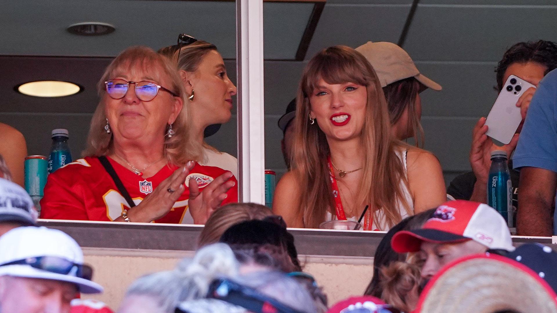 Taylor Swift effect: Chiefs ticket sales increase, plus Travis Kelce sees  huge spike in jersey sales 