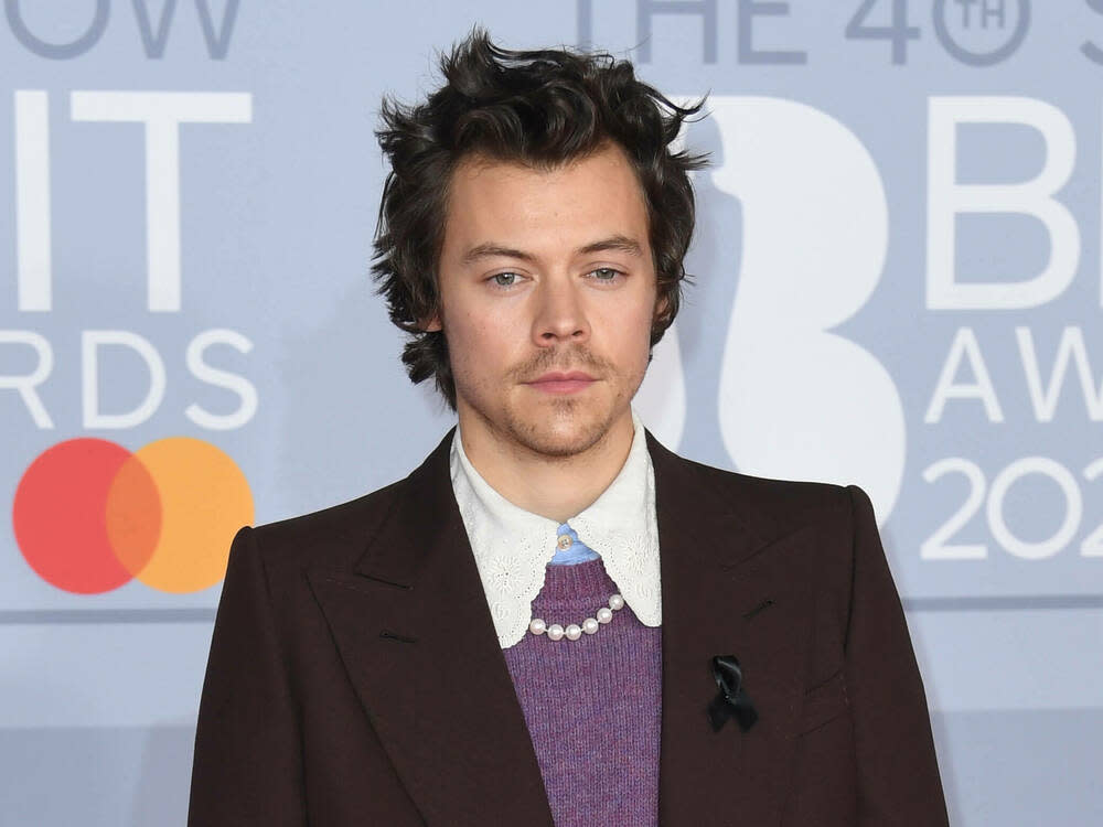 Harry Styles ehrt tote Ex-Freundin Caroline Flack bei Brit ...