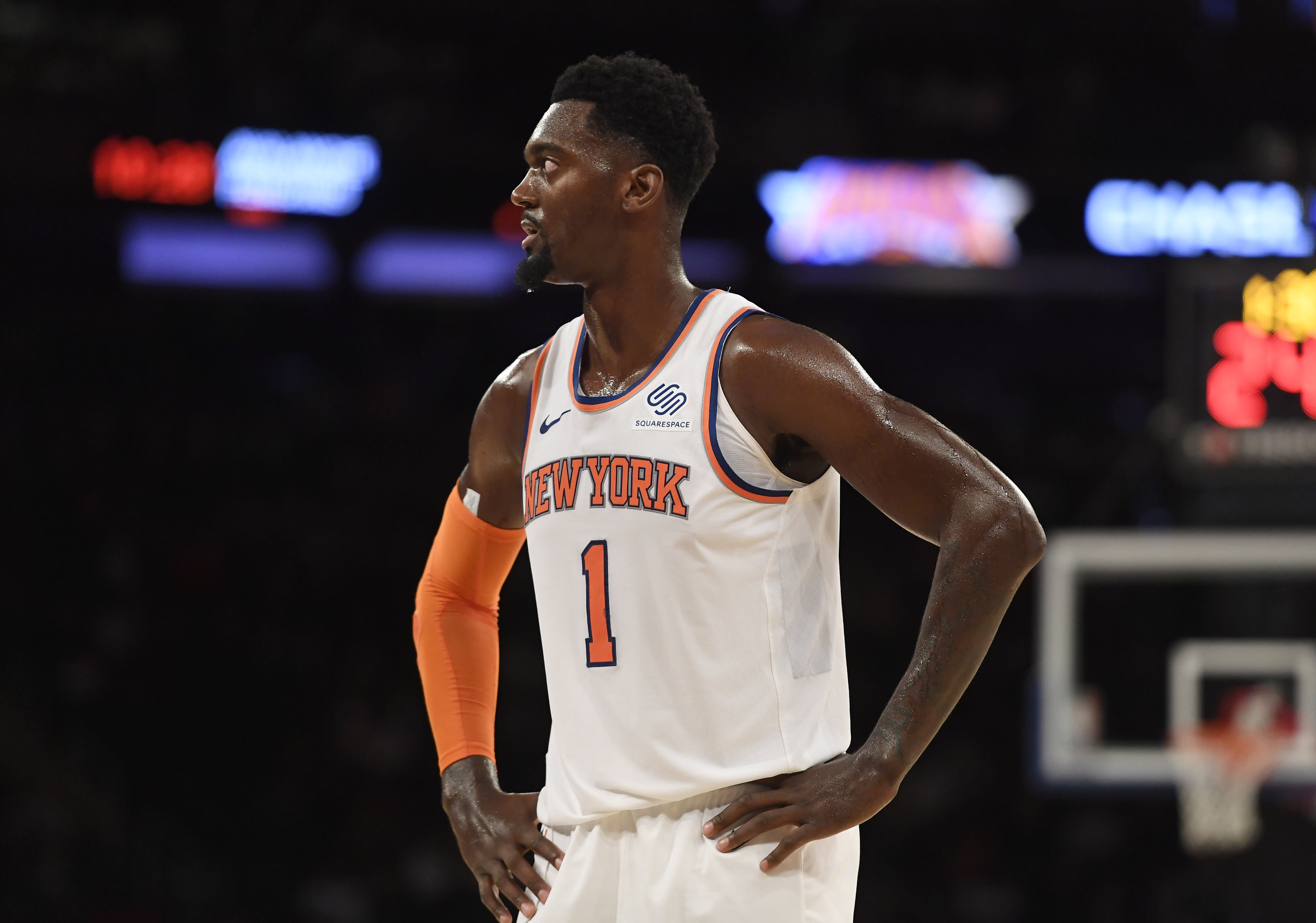 Bobby Portis ejected after wild swing, cheap shot on Kentavious