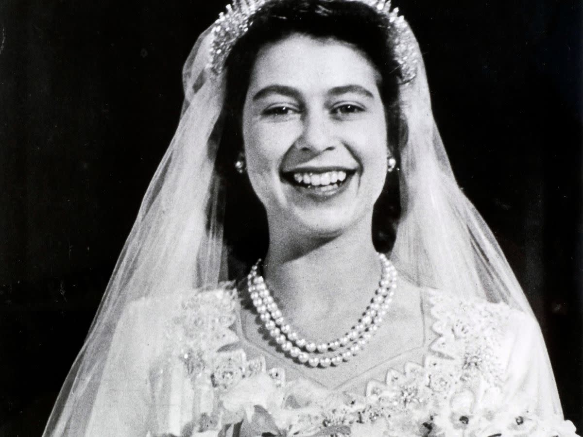 Did You Know Queen Elizabeth II's Tiara Broke The Morning ...