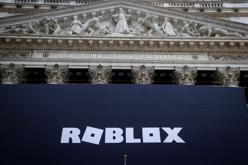 Roblox Gains Steam After Market Debut As Cathie Wood S Ark Picks Up Shares - roblox bull hat
