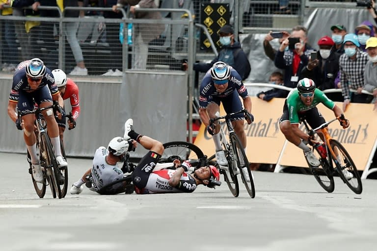 Crashes mar Tour de France as Ewan breaks collarbone