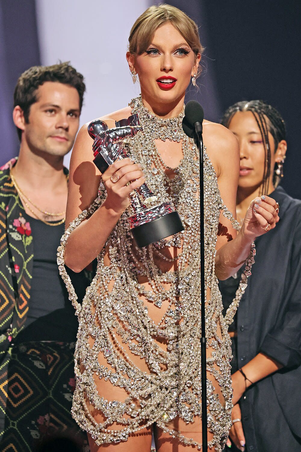 Taylor Swift Announces New Album After Winning Video of the Year at the