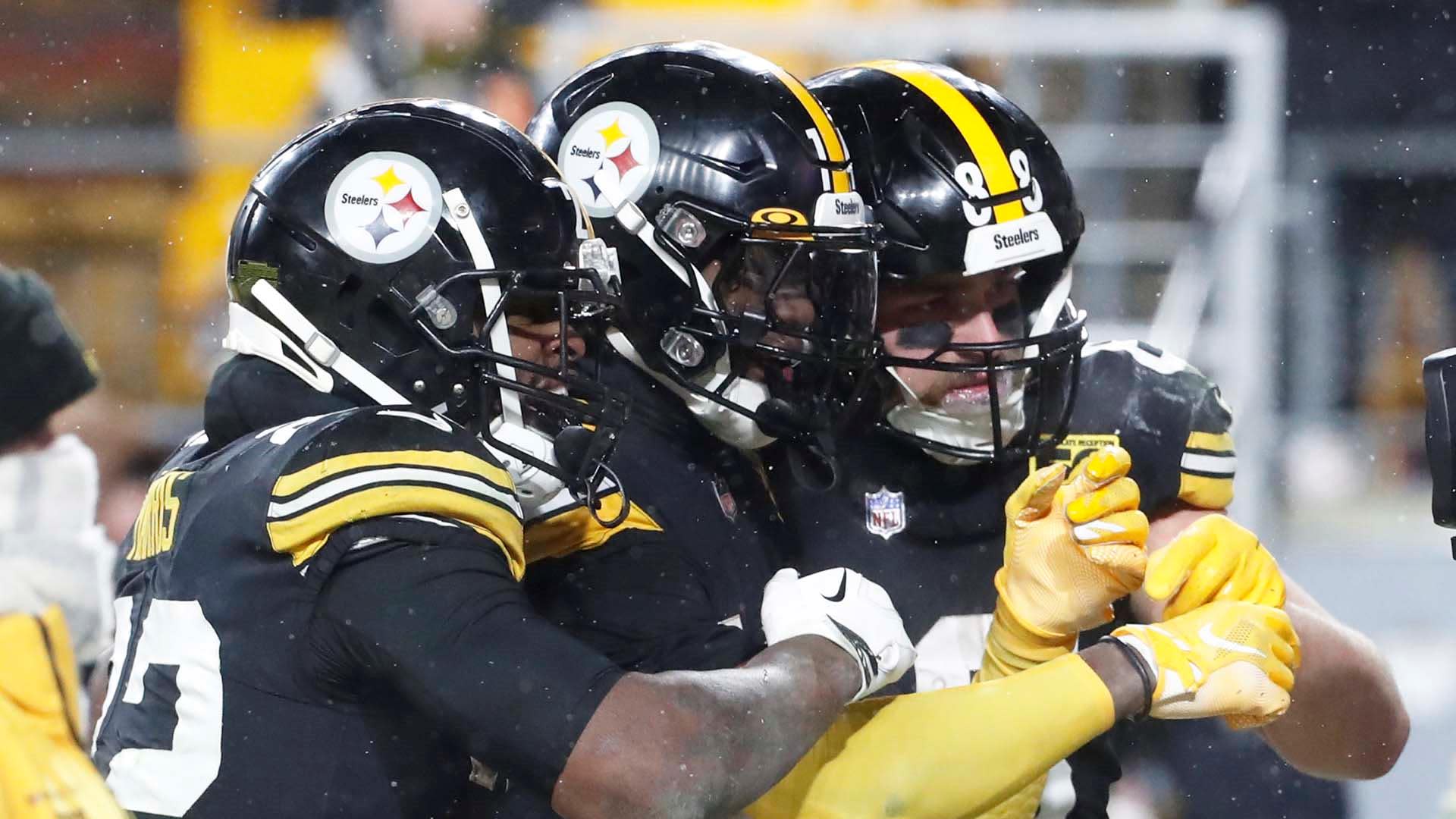 Las Vegas, Nevada, USA. 24th Sep, 2023. September 24th, 2023 Pittsburgh  Steelers quarterback Kenny Pickett (8) and Las Vegas Raiders defensive end  Maxx Crosby (98) during postgame at Pittsburgh Steelers vs Las