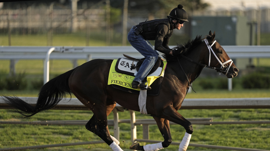 Associated Press - Fierceness entrena en Churchill Downs el miércoles 1 de mayo de 2024, un día antes del Derbi de Kentucky (AP Foto/Charlie Riedel)