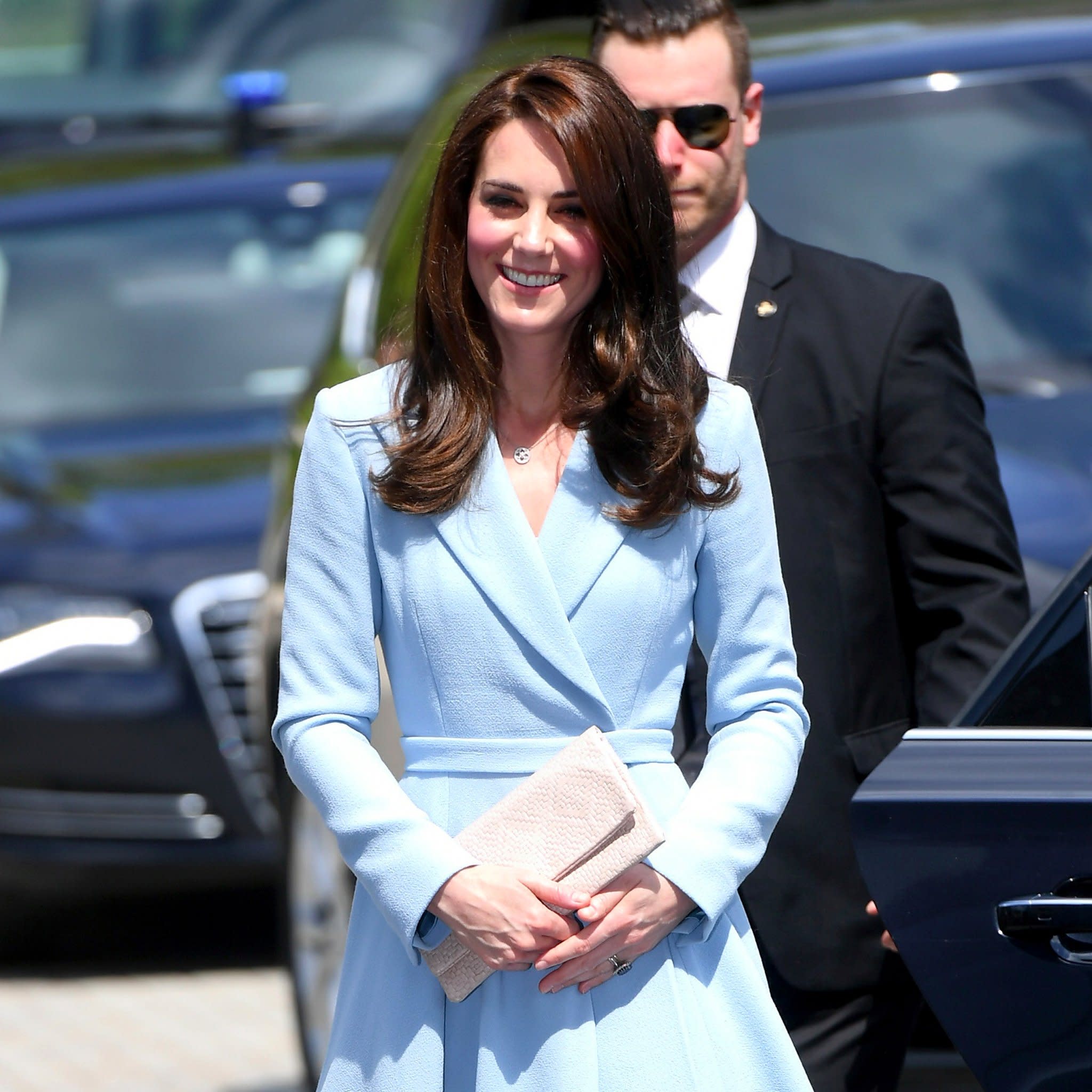 Kate Middleton\u002639;s Coat Carries a Secret Meaning You Won\u002639;t See Right Away