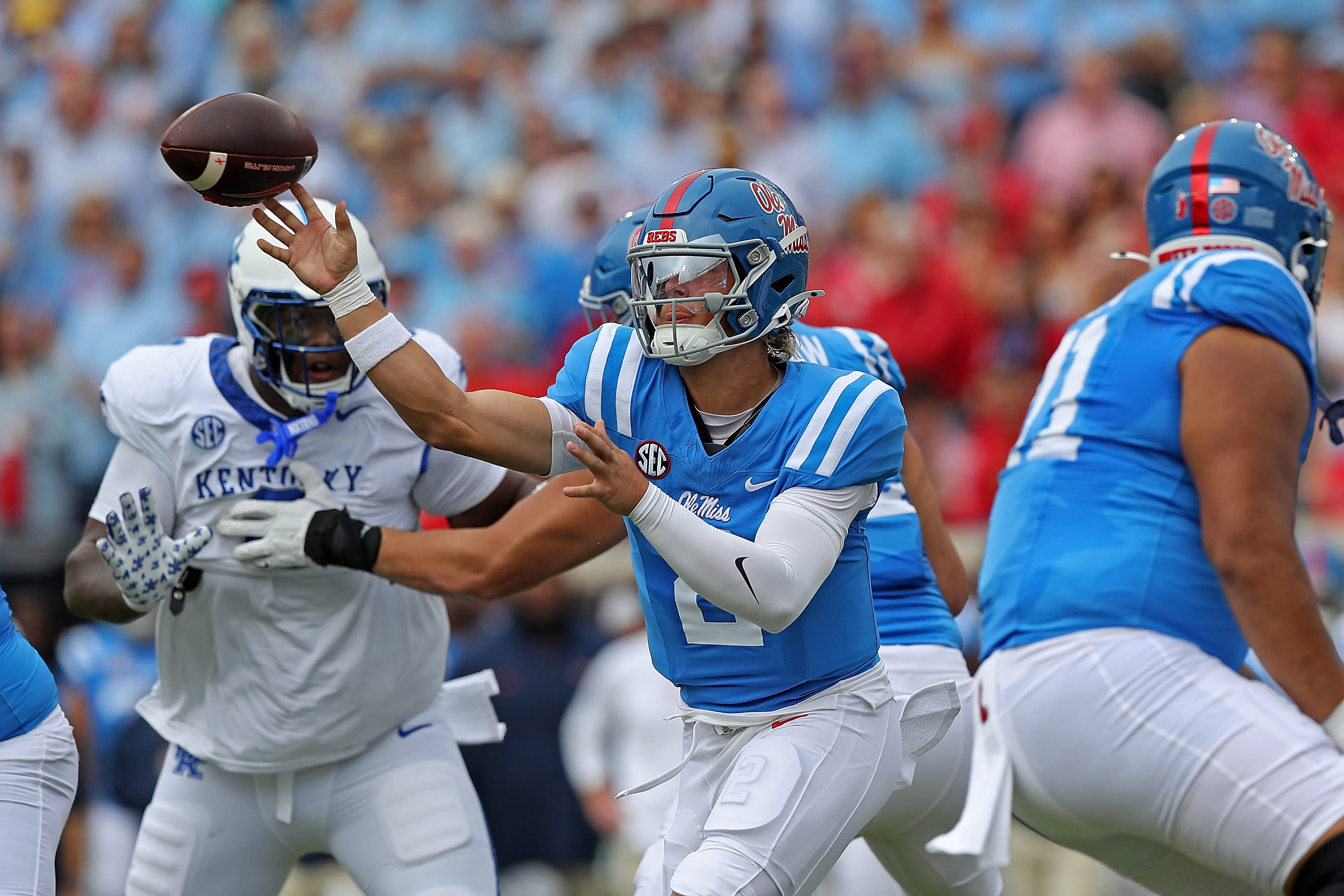 No. 6 Ole Miss upset by Kentucky in SEC opener, 20–17, after missing game-tying field goal