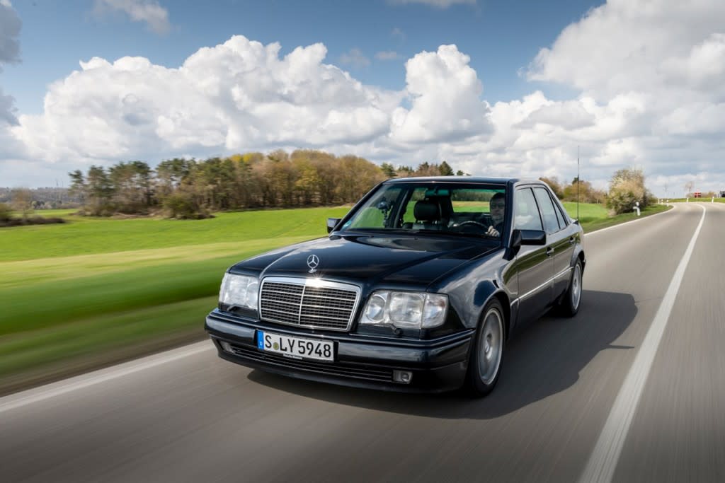 慶祝誕生30週年 Mercedes Benz 500e 的尋根之旅 汽機車 Yahoo奇摩行動版