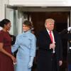 Usa, Melania Trump dà a Michelle Obama un regalo Tiffany