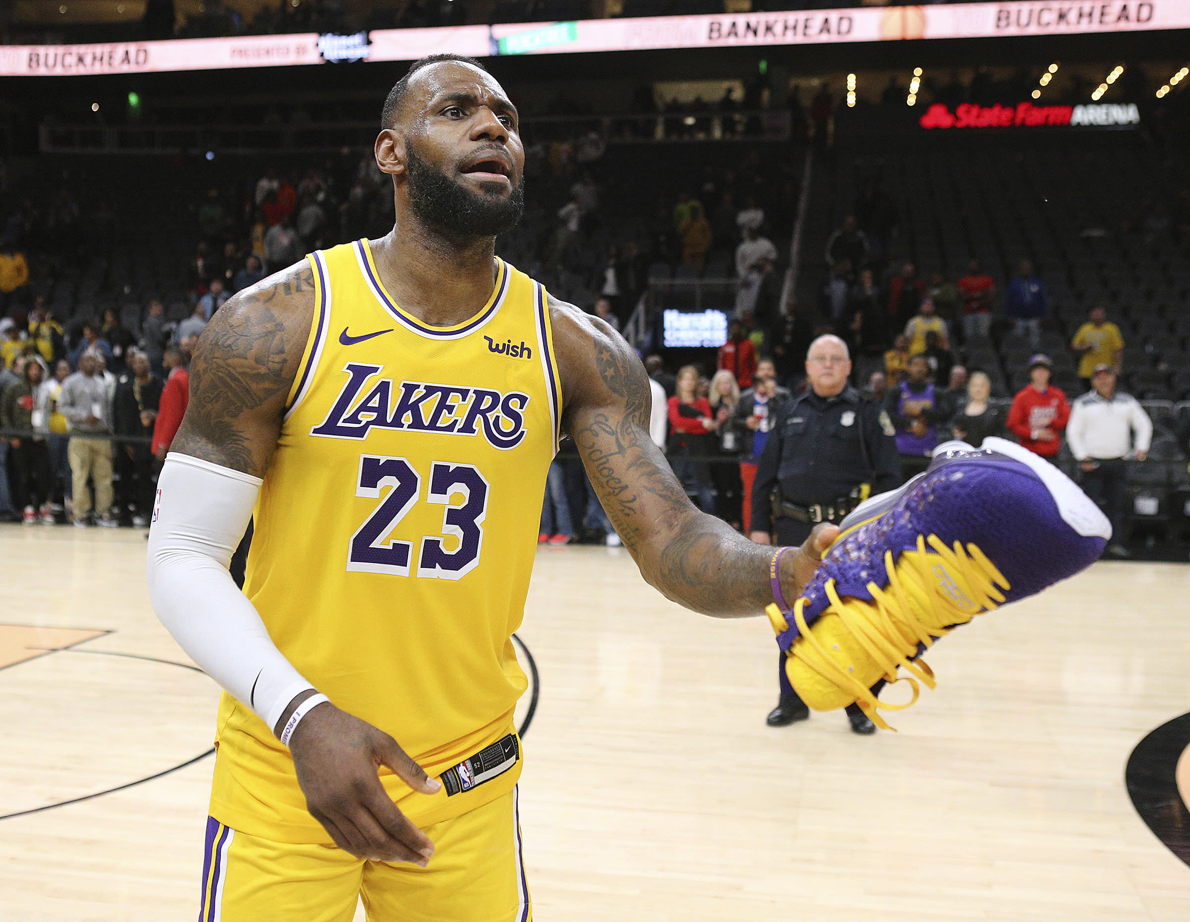 “lebron james lakers”的图片搜索结果