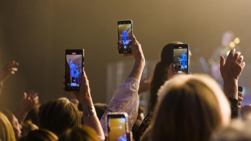 SAO PAULO, BRAZIL - JULY 27: Audience during Roberto Carlos concert with cell phones recording and live with facebook live, instagram, igtv,  snapchat and tiktok at Vibra Sao Paulo on July 27, 2022 in Sao Paulo, Brazil. (Photo by Mauricio Santana/Getty Images)