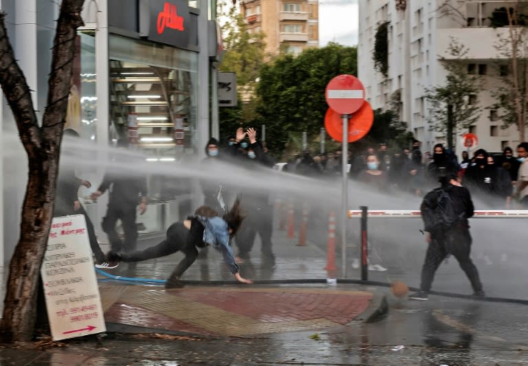 Η Κύπρος θα διερευνήσει αστυνομική δύναμη εναντίον διαδηλωτών