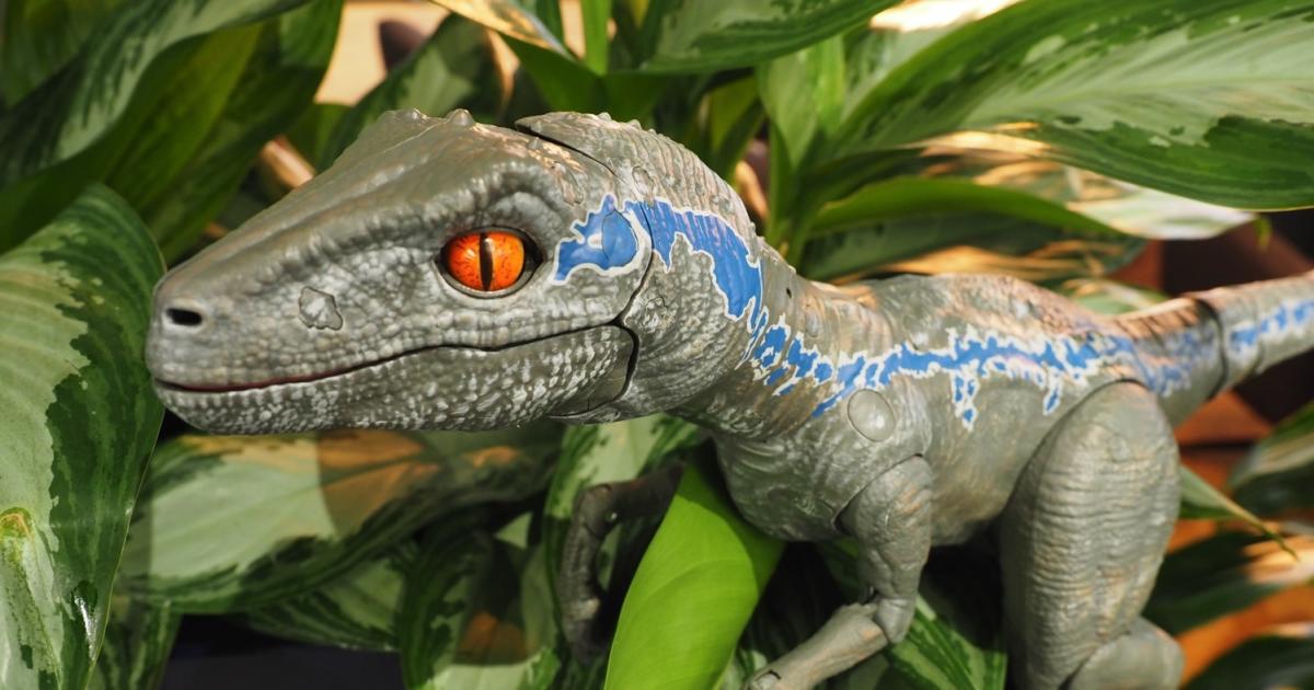 Mattel's new robot is a pet dinosaur that try to eat | Engadget
