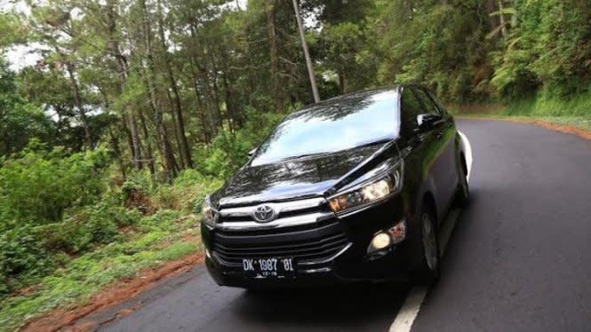  Kijang  Innova  Diesel  Bikin Pedagang Mobil  Bekas  Dapat Cuan 