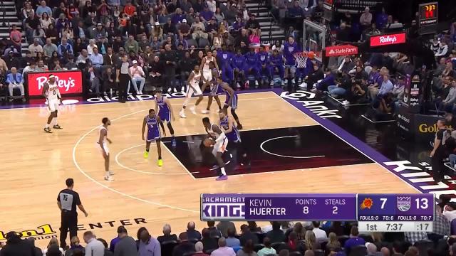 Deandre Ayton with a 2-pointer vs the Sacramento Kings