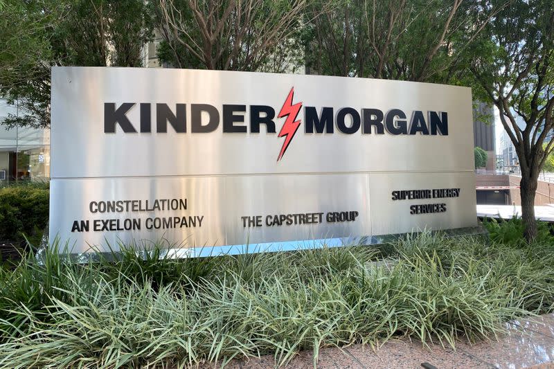 Kinder Morgan raises prospects as profits on winter storm demand rise