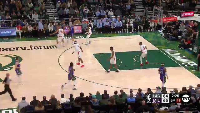 Khris Middleton with an and one vs the LA Clippers