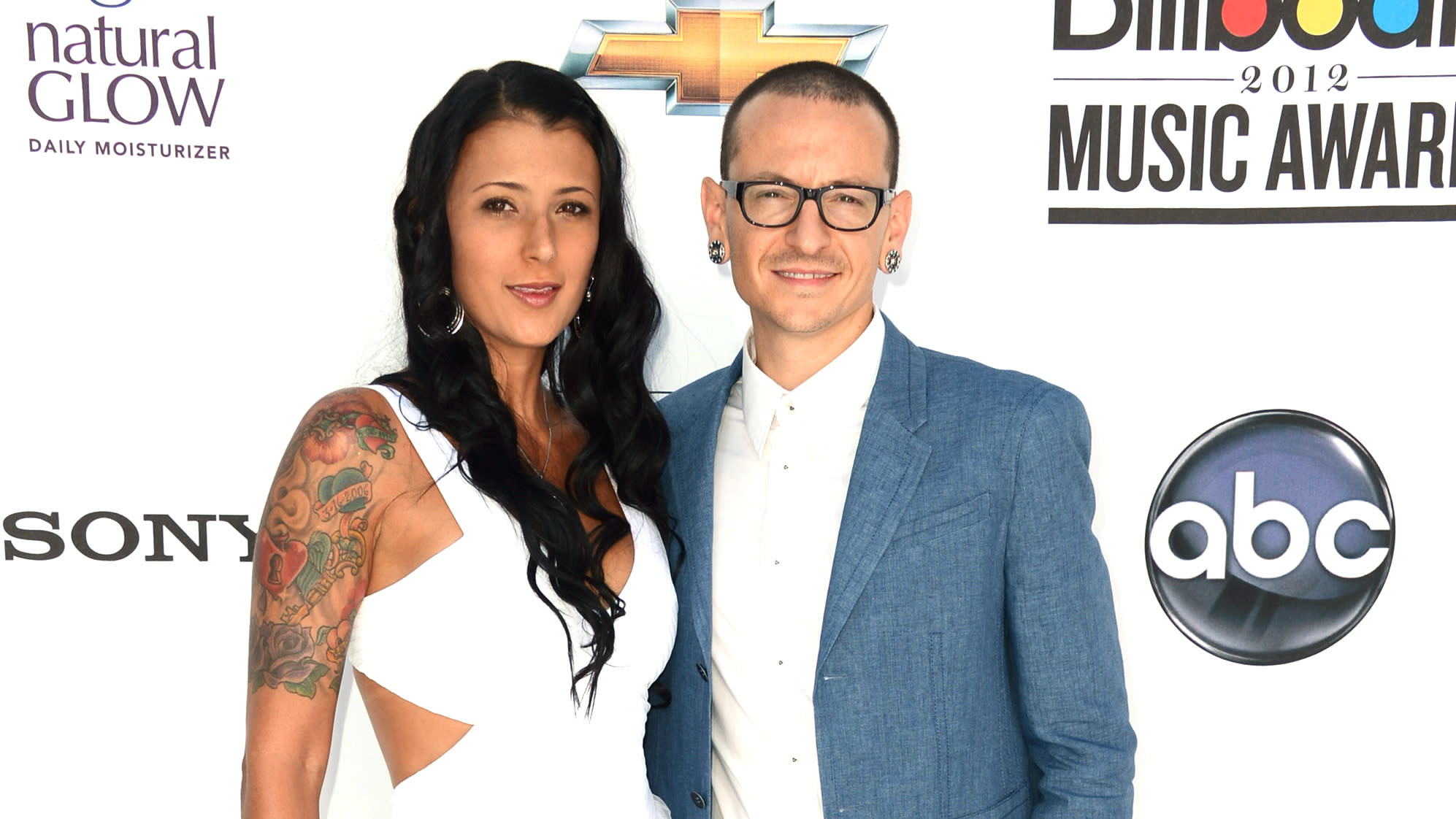 Linkin Park singer Chester Bennington's wife speaks out on 1-year anniversary of ...1994 x 1122