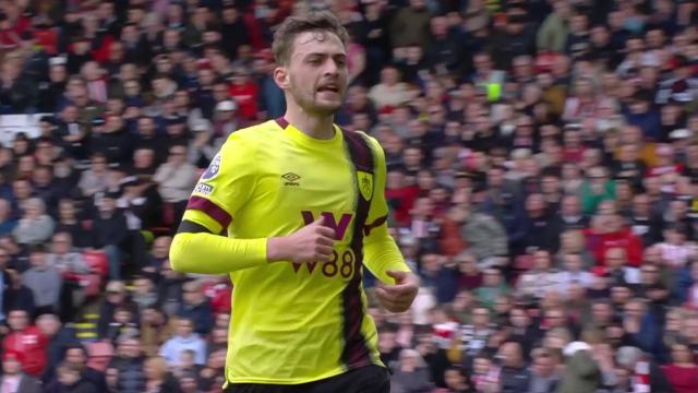 Bruun Larsen scores Burnley's first v. Sheffield