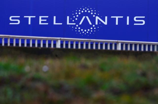The logo of Stellantis is seen on a company's building in Velizy-Villacoublay near Paris, France, February 1, 2022. REUTERS/Gonzalo Fuentes