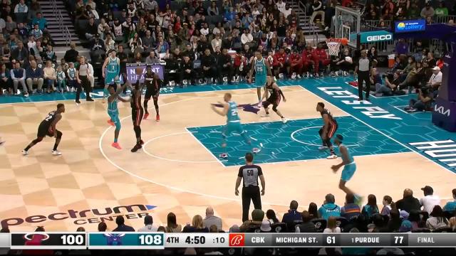 Jimmy Butler with a dunk vs the Charlotte Hornets