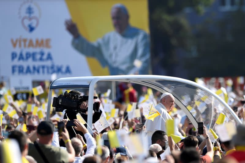 Photo of Pápež na Slovensku hovorí, že náboženstvo nesmie využívať na politiku