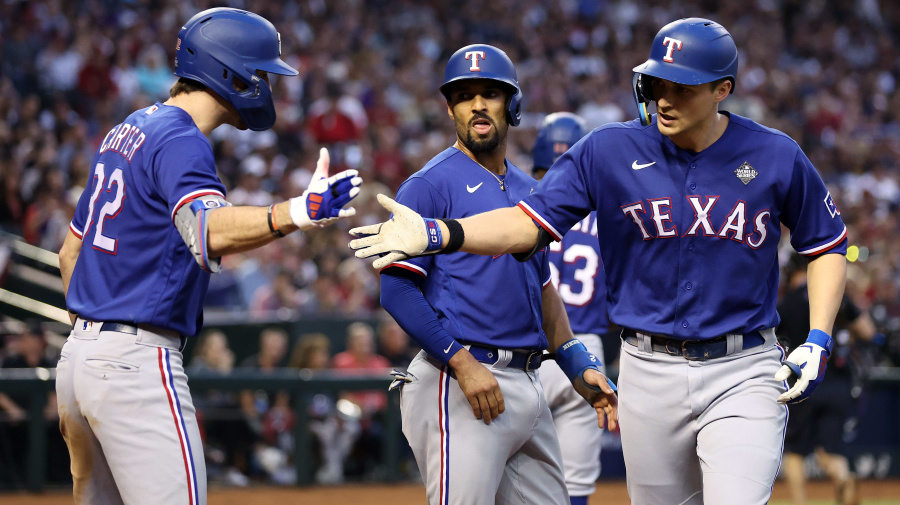 World Series 2023: Texas Rangers grind out victory in Game 3, hold 2-1  series lead over Arizona Diamondbacks - Yahoo Sports