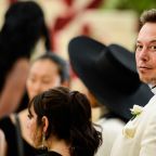 Elon Musk Tells Arianna Huffington He Can't Change His Workaholic Ways in 2:30 a.m. Tweet