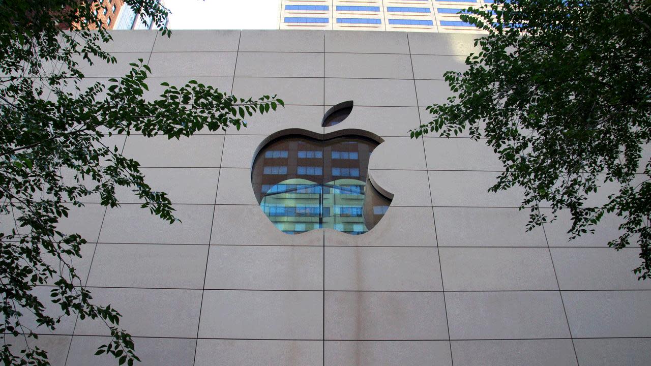 Apple says icicle problem at downtown store should be resolved 'soon' -  Chicago Sun-Times