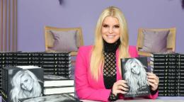 Jessica Simpson Reacts To Record Breaking Success Of Her Memoir Open Book Very Emotional