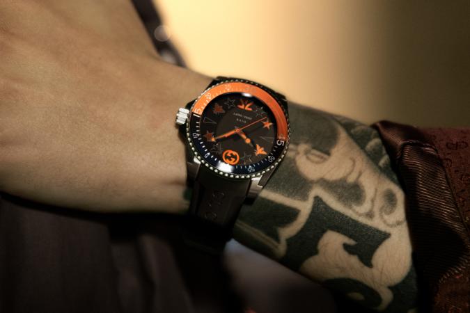 orange gucci watch