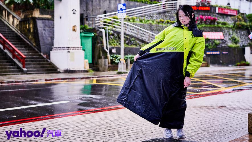 冬季騎車抗雨大作戰！5款嚴選「騎士防水好物」開箱實測！ - 4