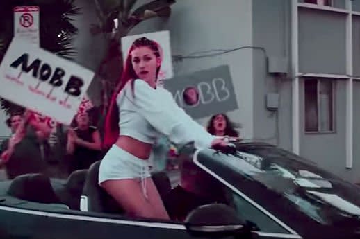 ‘cash Me Outside Girl Danielle Bregoli Debuts ‘these Heaux Her First Music Video As Bhad Bhabie 0881