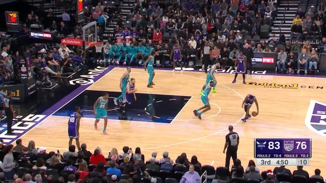 Malik Monk with an assist vs the Charlotte Hornets