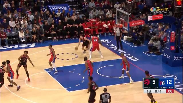 Jakob Poeltl with a 2-pointer vs the Philadelphia 76ers