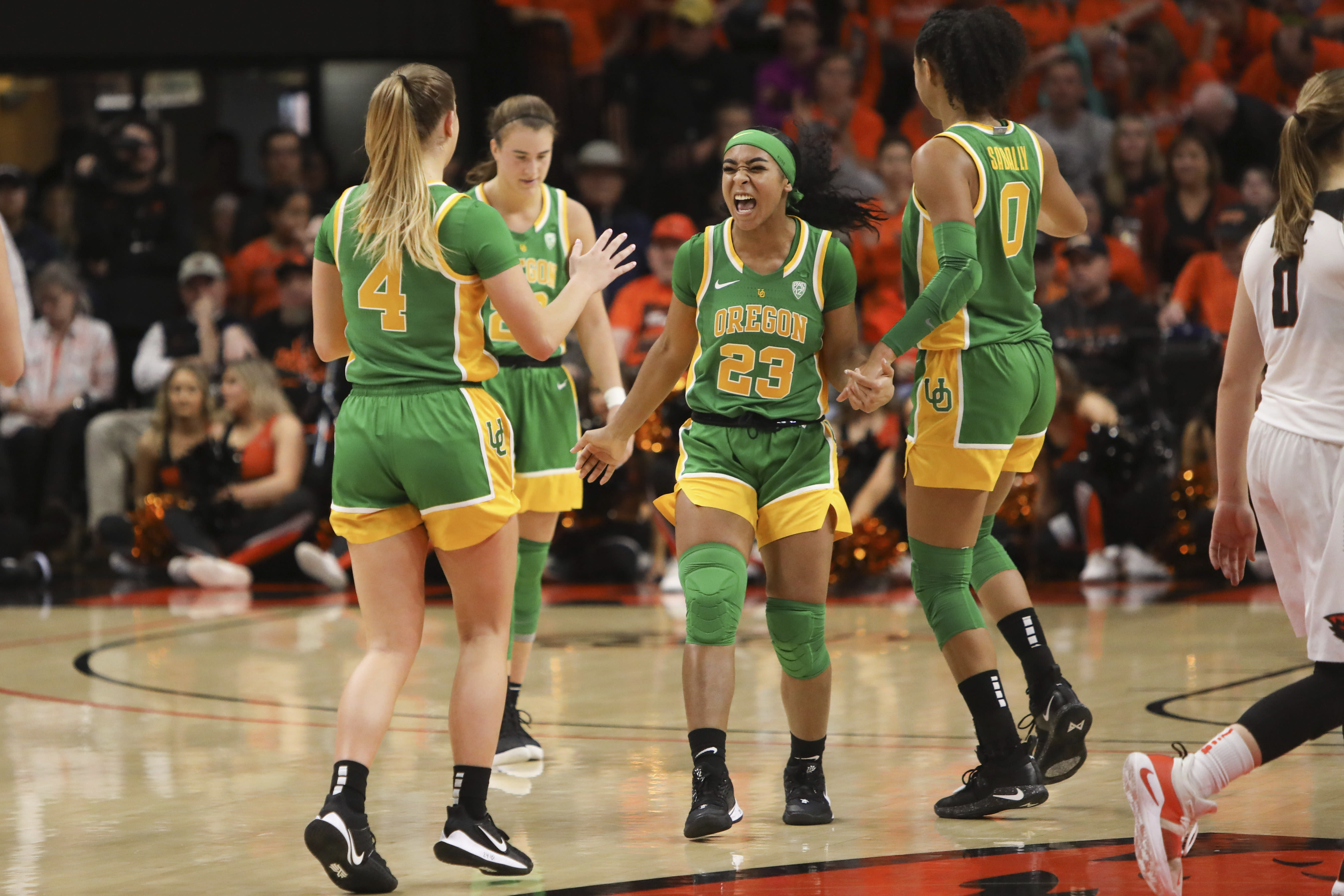 Oregon moves up to No. 3 in AP women's basketball poll