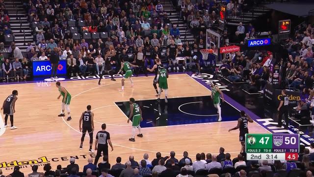 Kessler Edwards with a dunk vs the Boston Celtics