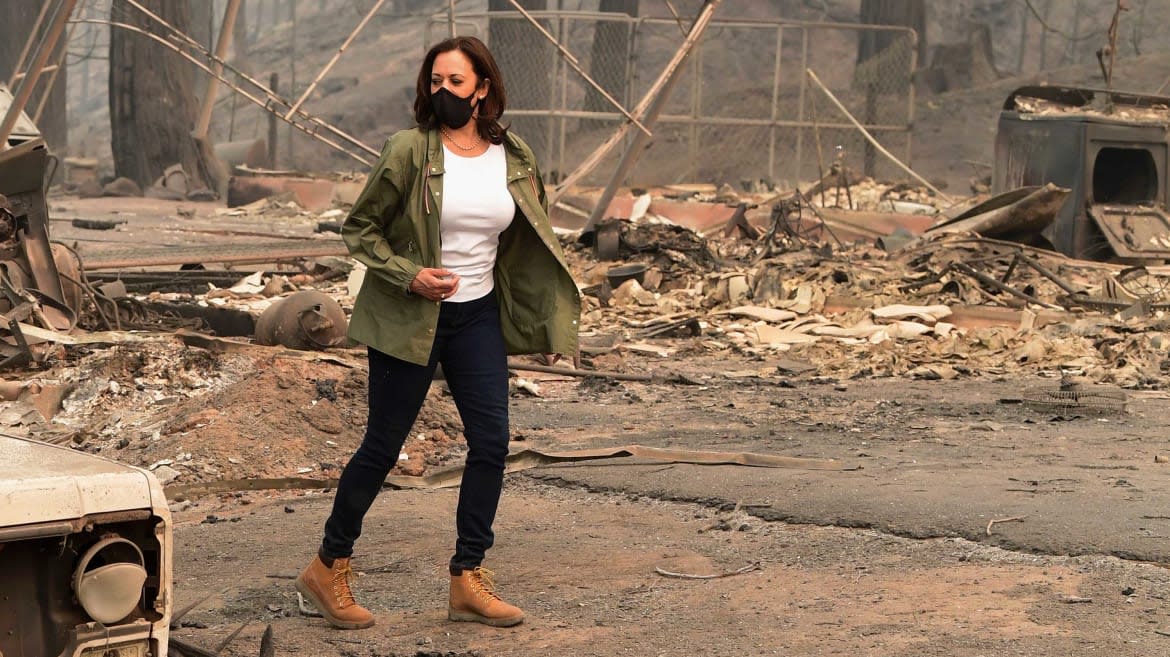 kamala-harris-wore-timberlands-the-internet-responded