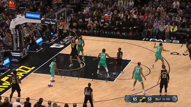 Kelly Olynyk with a last basket of the period vs the San Antonio Spurs