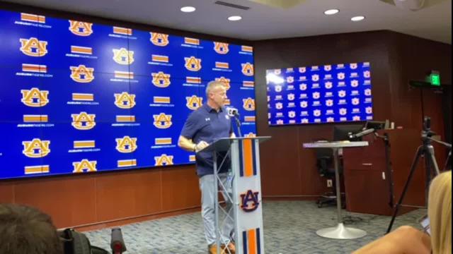 Watch Bryan Harsin break down Auburn football quarterback play