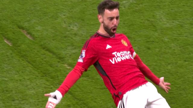 Fernandes' screamer gives Man United 3-2 lead