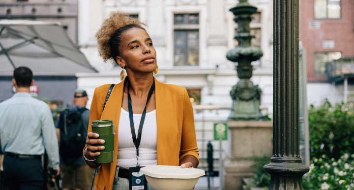 
Should you take a walk after you eat? Why it might help your digestion.
TikTokers swear by post-meal walks for better digestion, less bloating and weight maintenance. Here's what experts have to say. 
What it does »