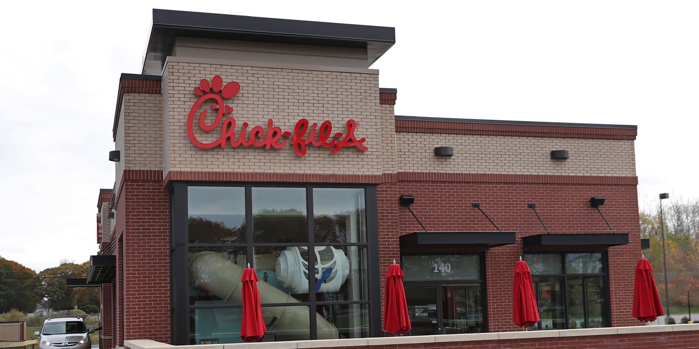 chickfila closing dining room