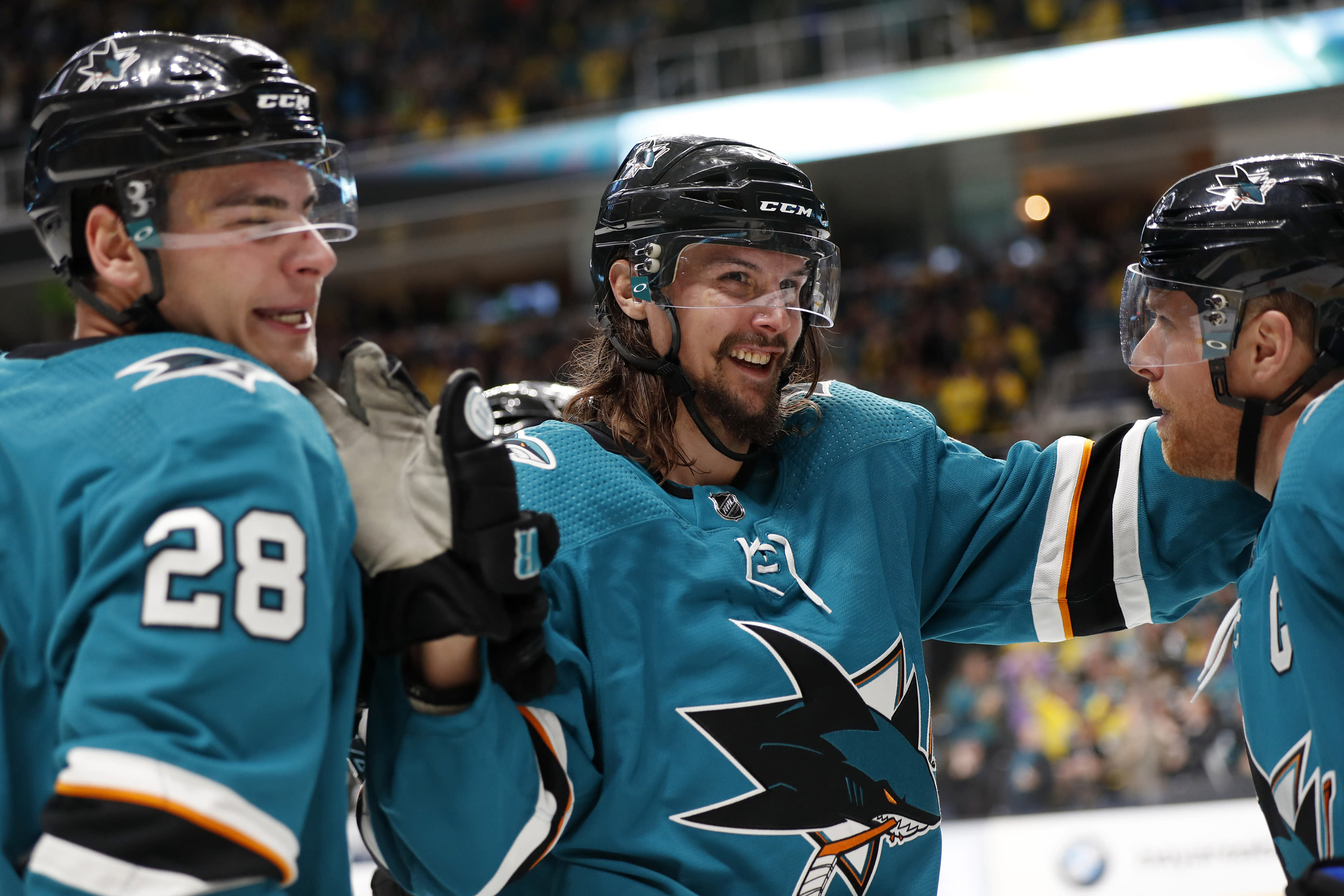 Sharks sign D Erik Karlsson to $92M, 8 