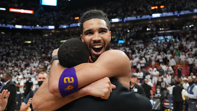 Jayson Tatum honors Kobe Bryant with armband, custom Air Jordans in Game 7  vs. Heat