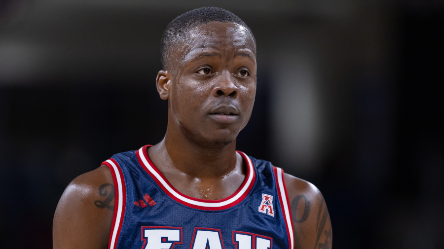 Getty Images - CHICAGO, ILLINOIS - NOVEMBER 8: Johnell Davis #1 of the Florida Atlantic Owls is seen during the game against the Loyola (Il) Ramblers in the Barstool Invitational at Wintrust Arena on November 8, 2023 in Chicago, Illinois. (Photo by Michael Hickey/Getty Images)