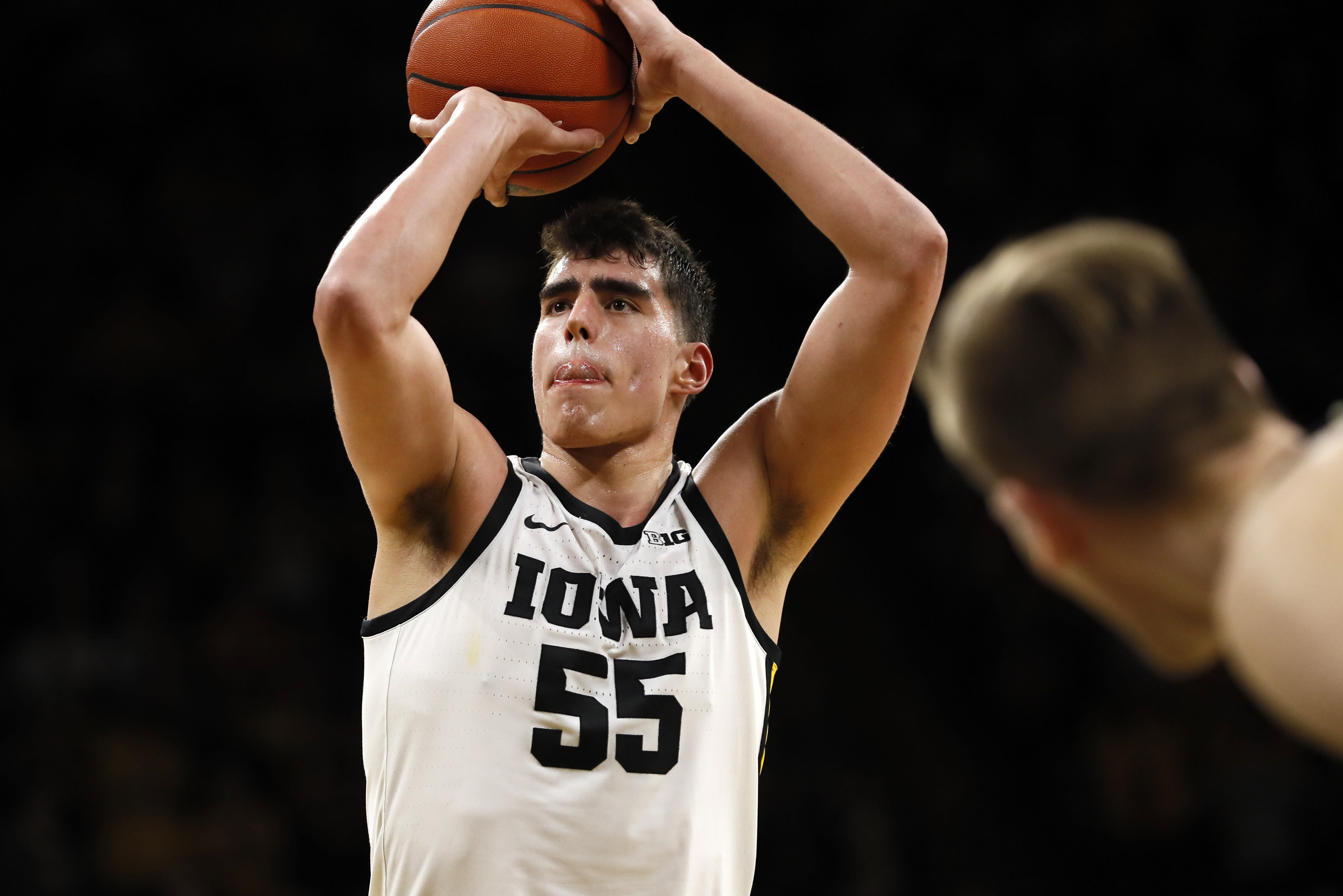 Luka Garza will return to Iowa for his senior season